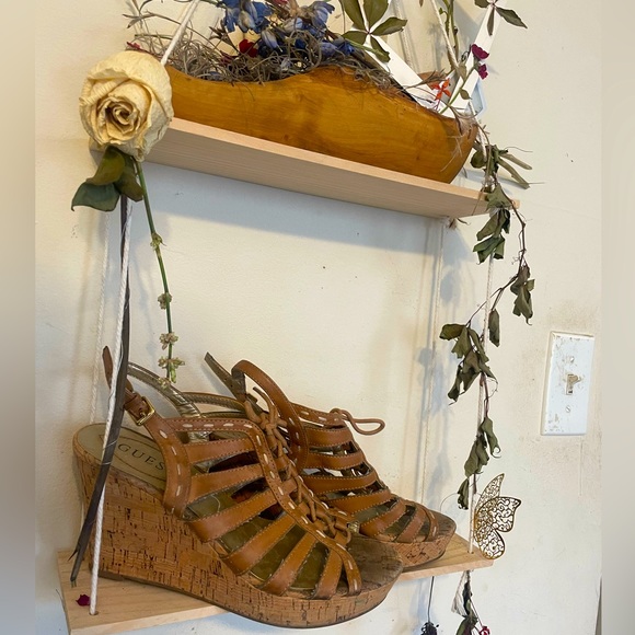 GUESS wedge heels size 8 - Picture 2 of 5